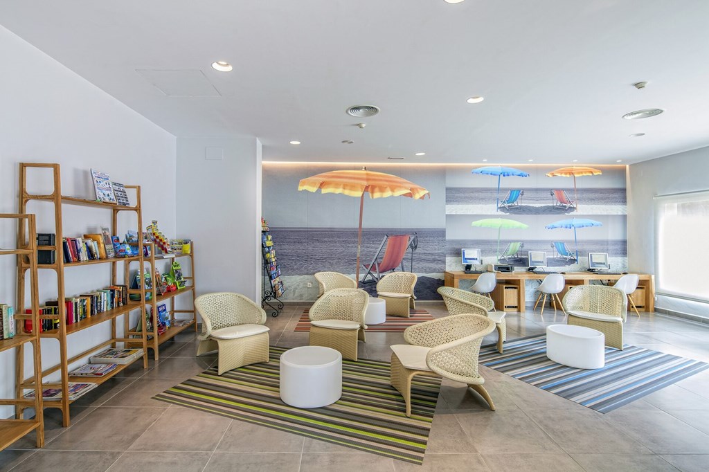 Los Amigos Beach Club by Diamond Resorts: Lobby