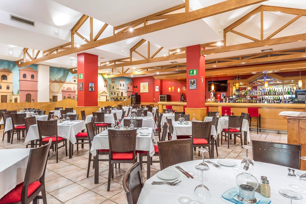 Los Amigos Beach Club by Diamond Resorts: Restaurant