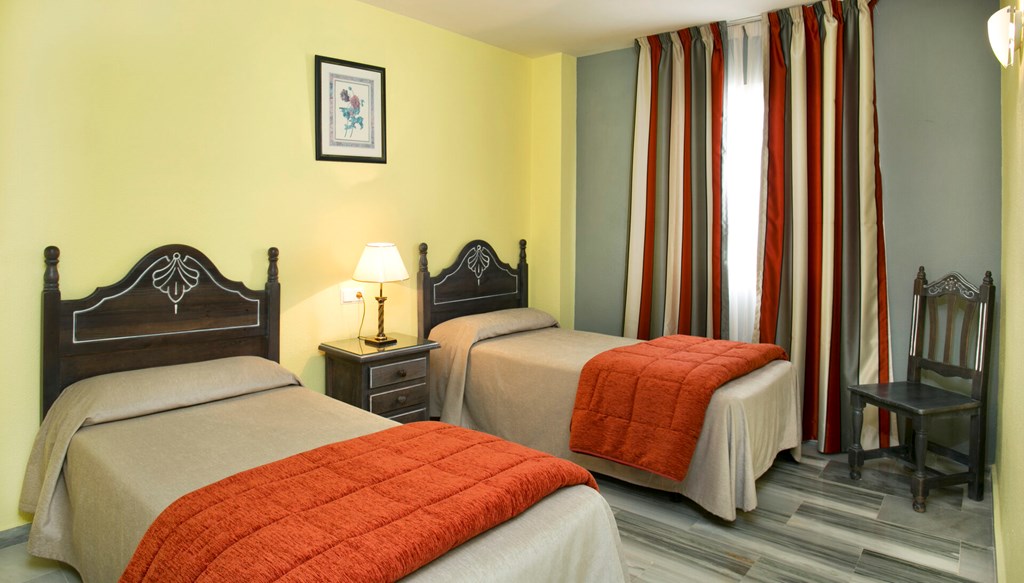 Ona Campanario: Room APARTMENT CAPACITY 4 TWO BEDROOMS