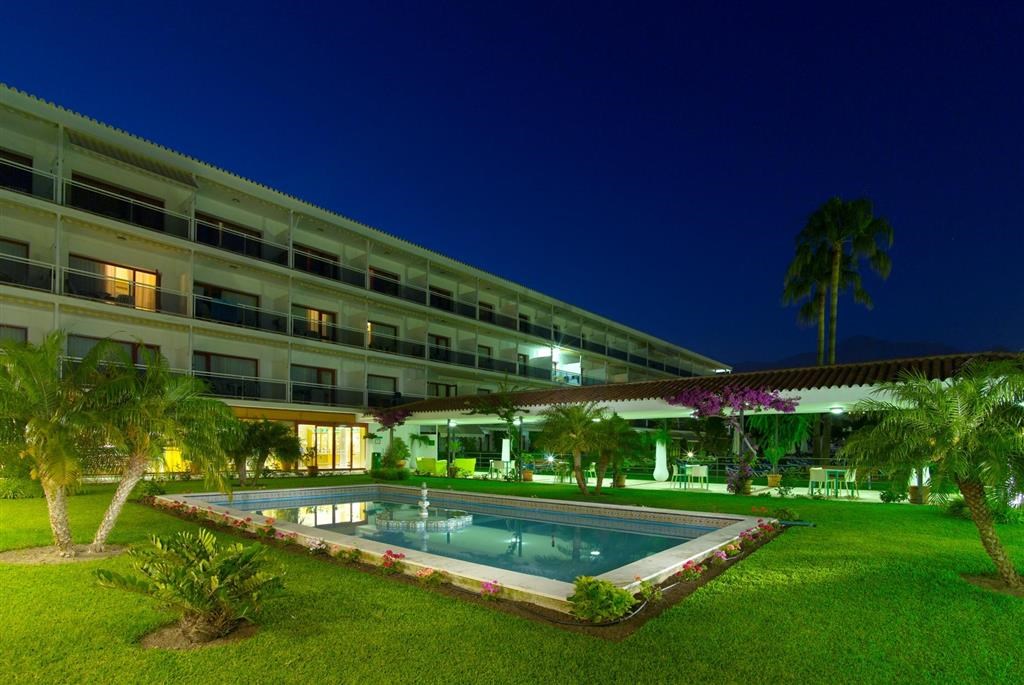 Parador de Nerja: Pool