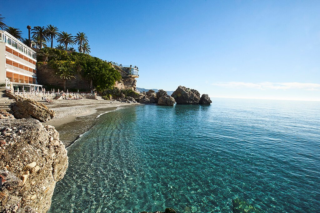 Balcon de Europa: Beach