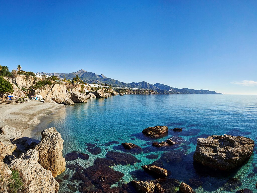 Balcon de Europa: Beach