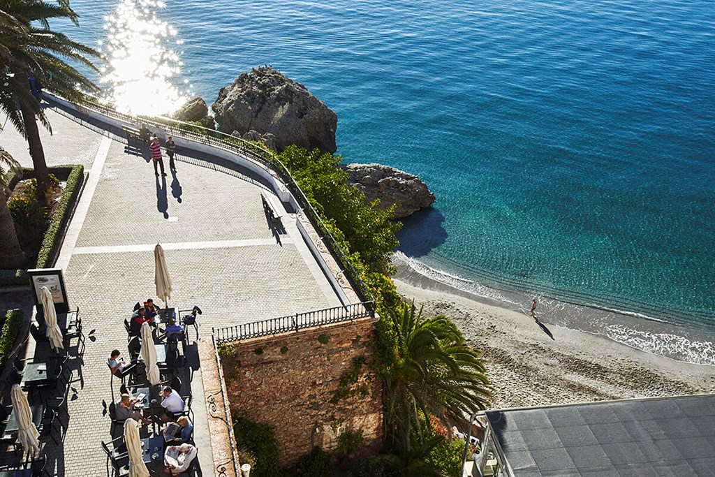 Balcon de Europa: Beach