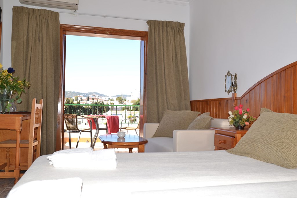 Jose Cruz Playa Burriana: Room FAMILY ROOM STANDARD