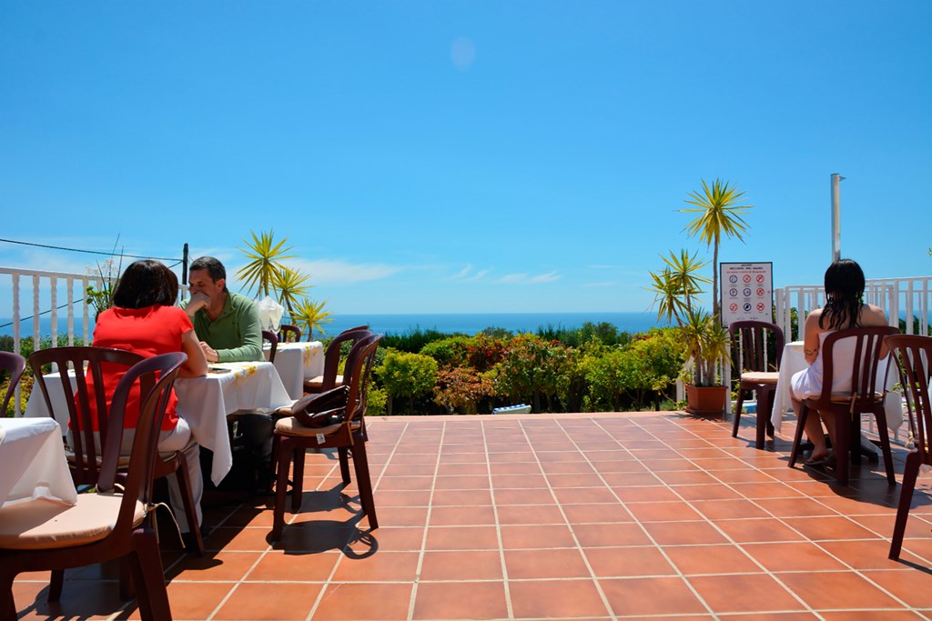 Al Andalus Nerja: Bar