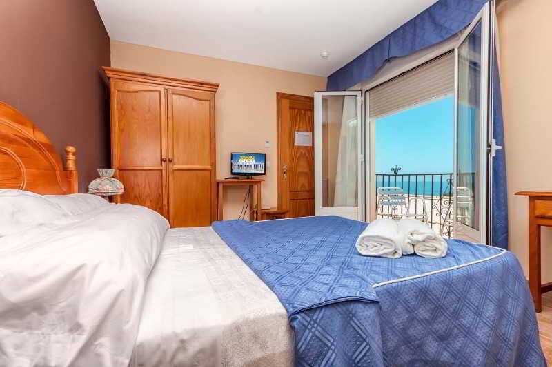 Al Andalus Nerja: Room