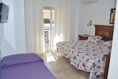 Hostal Dianes: Room - photo 27