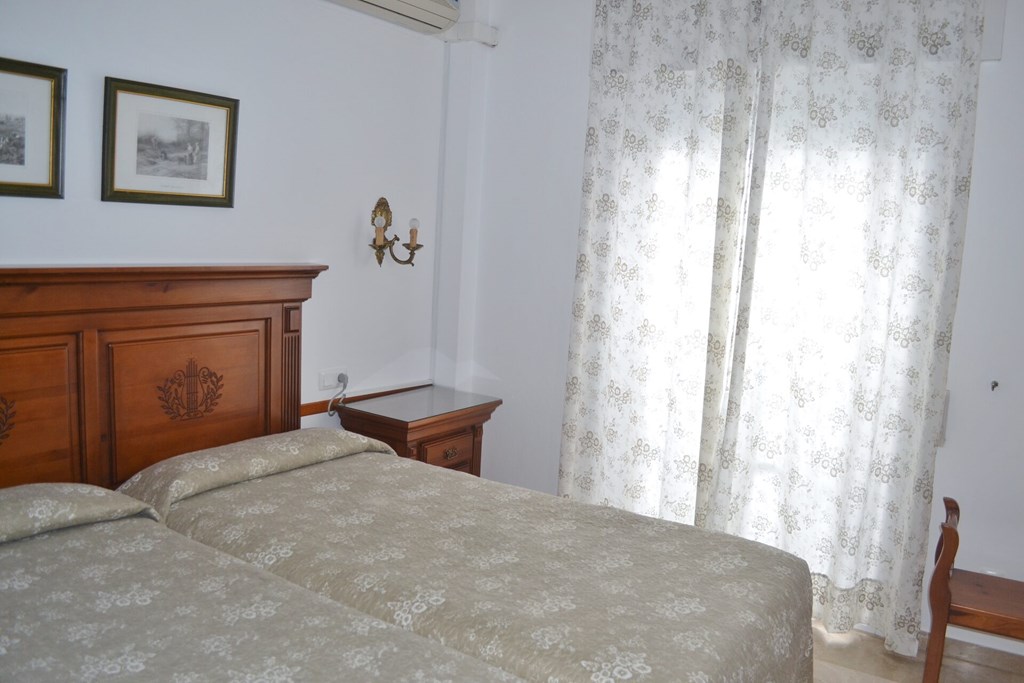 Hostal Dianes: Room