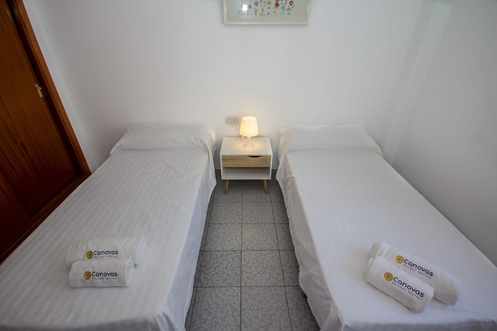 Apartamentos Centro Nerja Canovas Marimel: Room APARTMENT CAPACITY 5