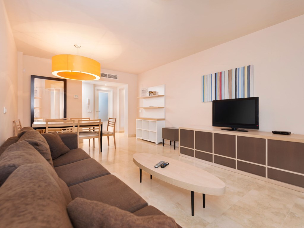 Olée Nerja Holiday Rentals by Fuerte Group: Room APARTMENT CAPACITY 6 THREE BEDROOM