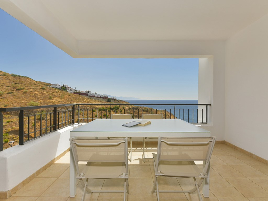 Olée Nerja Holiday Rentals by Fuerte Group: Room APARTMENT CAPACITY 6 THREE BEDROOM