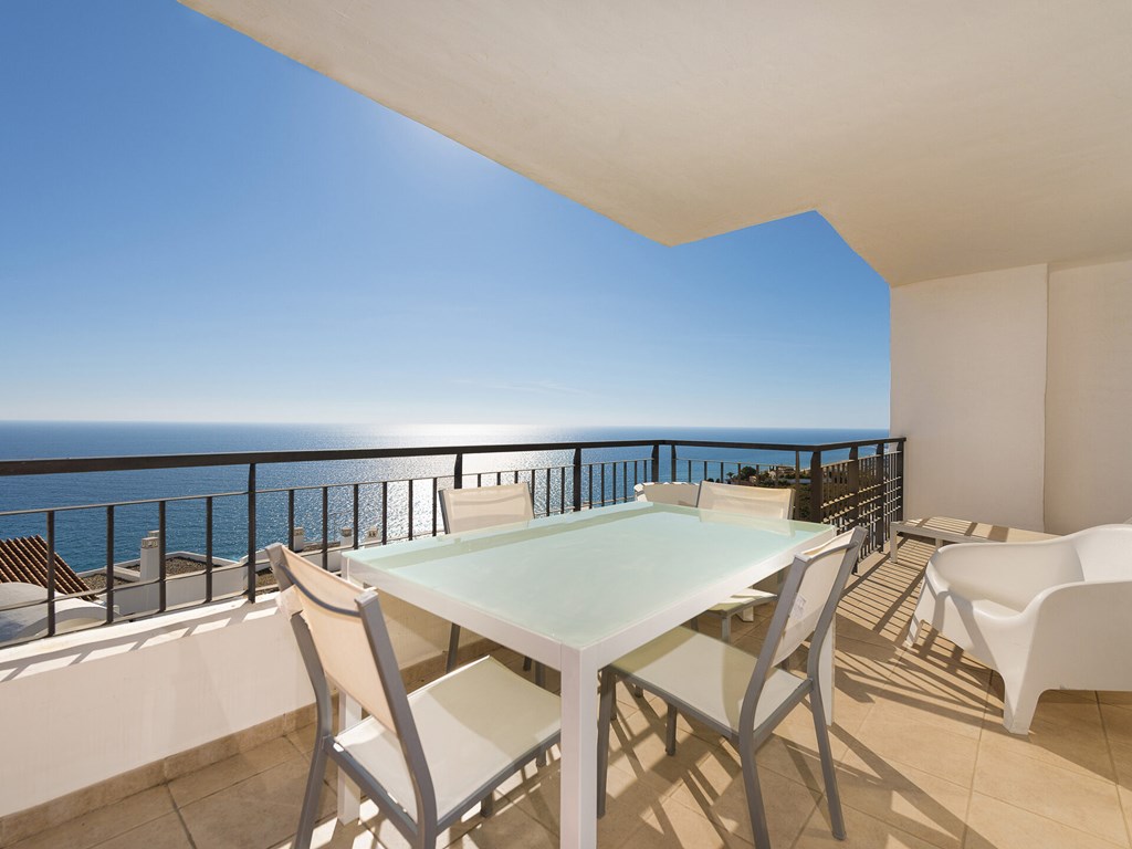 Olée Nerja Holiday Rentals by Fuerte Group: Room APARTMENT OCEAN FRONT TWO BEDROOMS