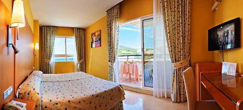 La Cala: Room Double or Twin SIDE SEA VIEW