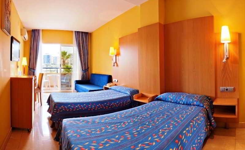 La Cala: Room Double or Twin CAPACITY 3