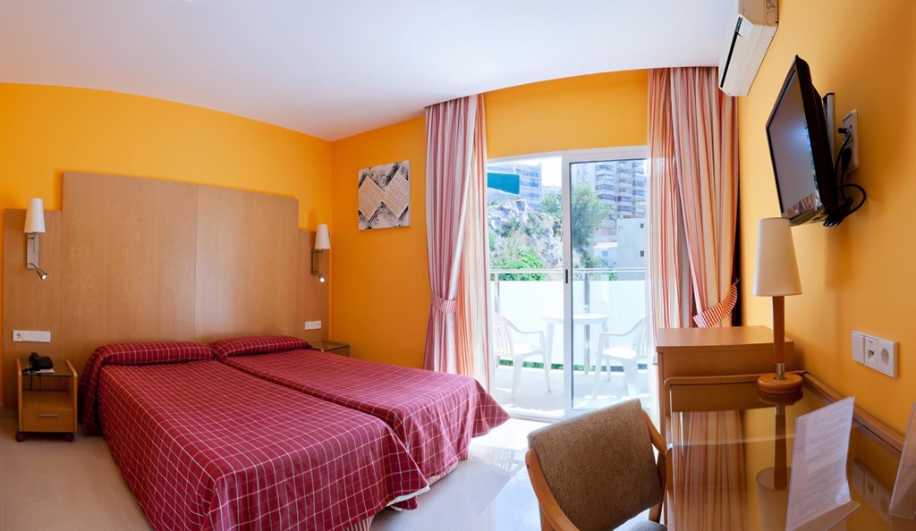 La Cala: Room Double or Twin CAPACITY 2