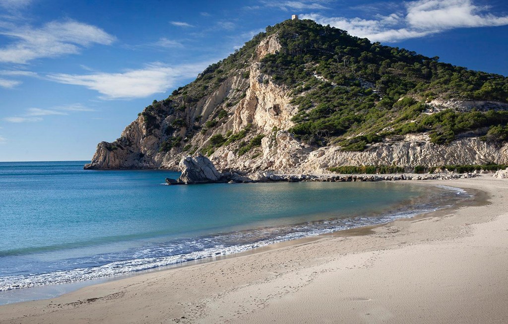 La Cala: Beach