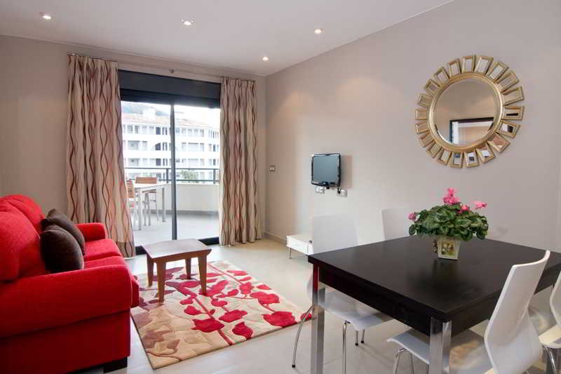 boulevard apartamentos by mirmar: Room APARTMENT ONE BEDROOM