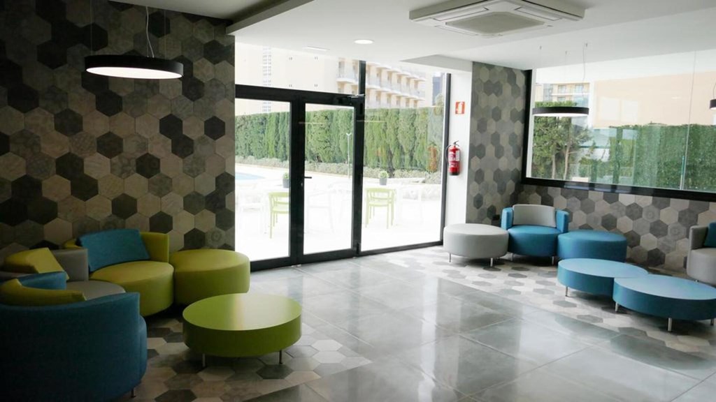 Primavera Loix: Lobby