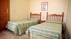 Las Torres: Room APARTMENT CAPACITY 6 TWO BEDROOMS - photo 17