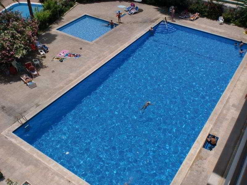 Cervantes: Pool