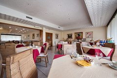 Best Western Hotel HR: Restaurant - photo 27