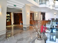 Cristal Palace: Lobby - photo 2