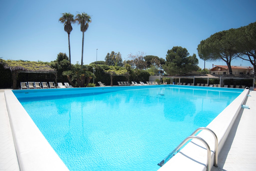 Hotel Riva del Sole: Pool