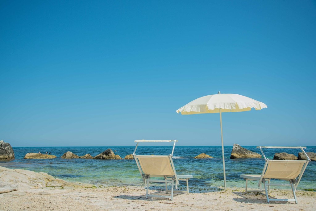 Hotel Riva del Sole: Beach