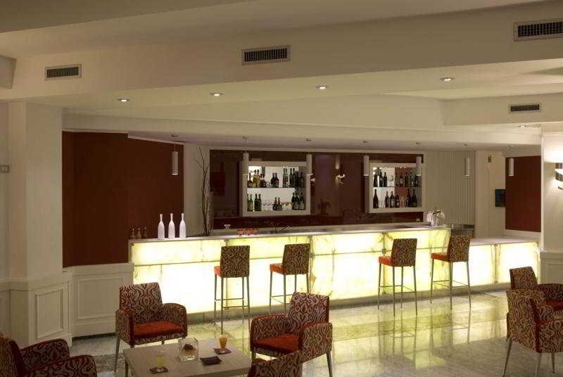 iH Hotels Bari Oriente: Bar