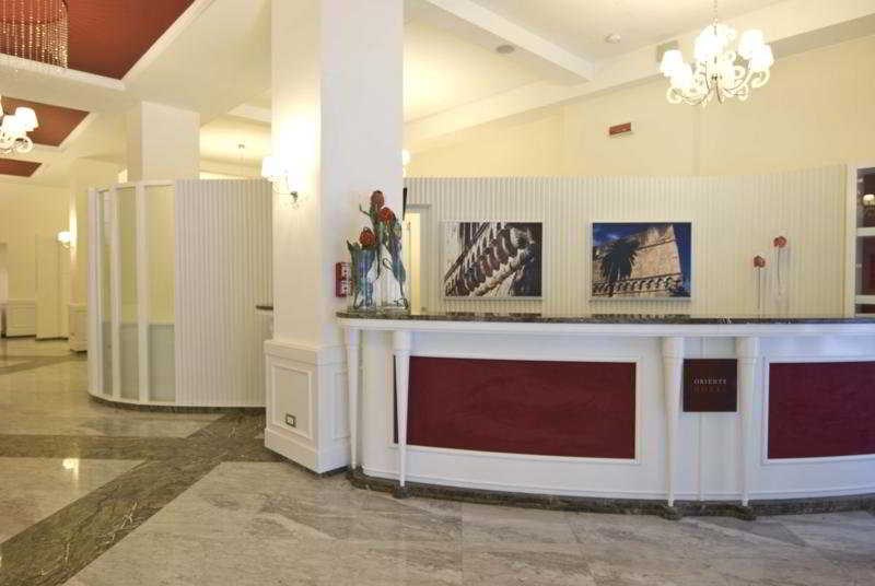 iH Hotels Bari Oriente: Lobby