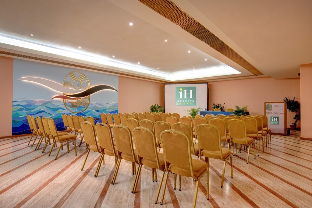 iH Hotels Monopoli Porto Giardino Resort: Conferences