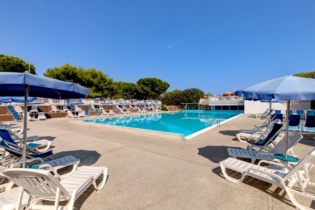 iH Hotels Monopoli Porto Giardino Resort: Pool