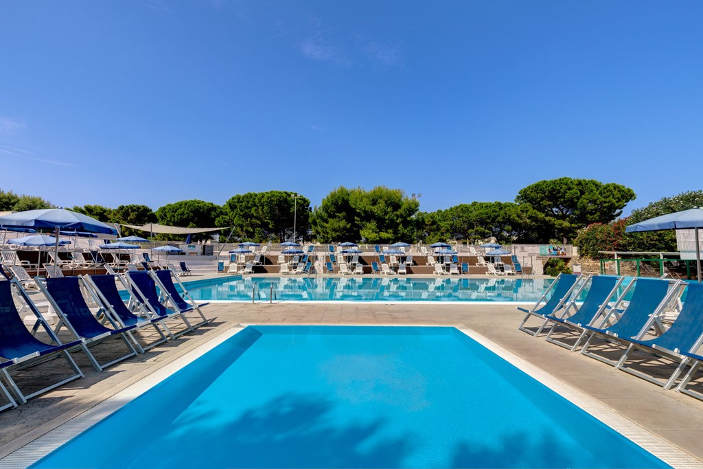 iH Hotels Monopoli Porto Giardino Resort: Pool