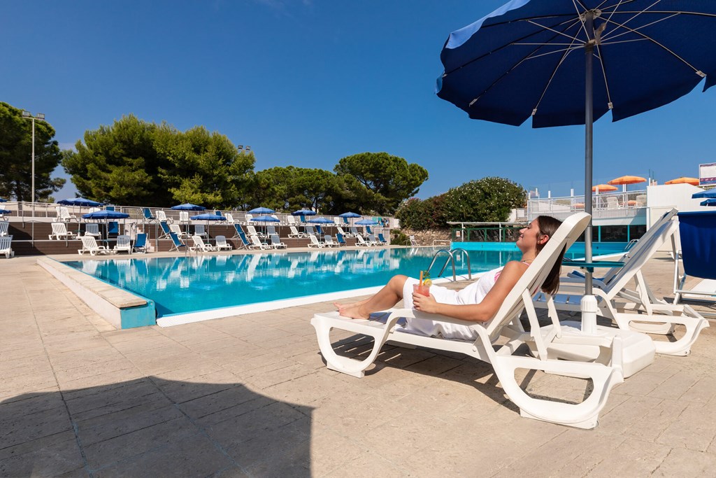 iH Hotels Monopoli Porto Giardino Resort: Pool