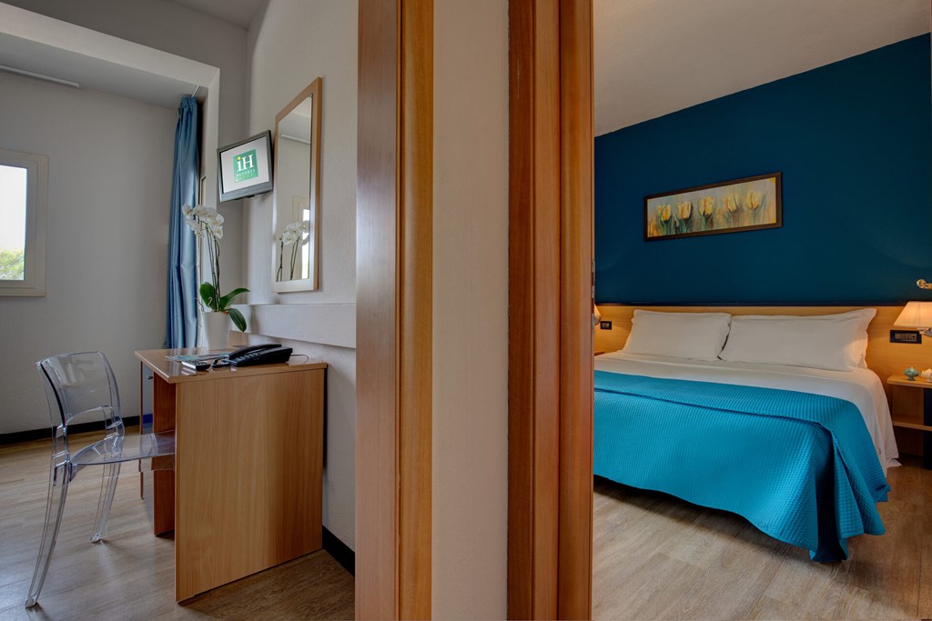 iH Hotels Monopoli Porto Giardino Resort: Room TRIPLE STANDARD