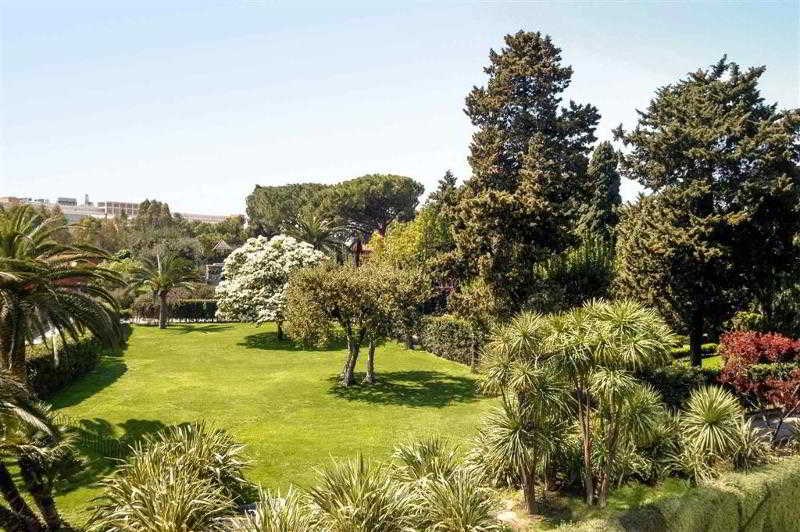 Mercure Bari Villa Romanazzi: General view