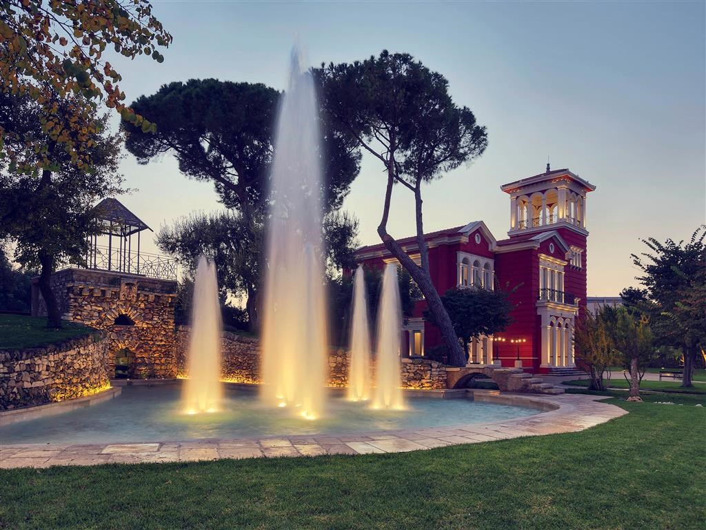 Mercure Bari Villa Romanazzi: General view