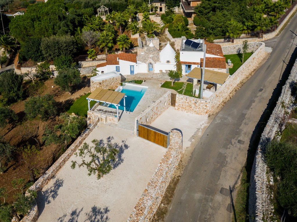 Trulli Terra Magica: Room VILLA THREE BEDROOMS WITH PRIVATE POOL