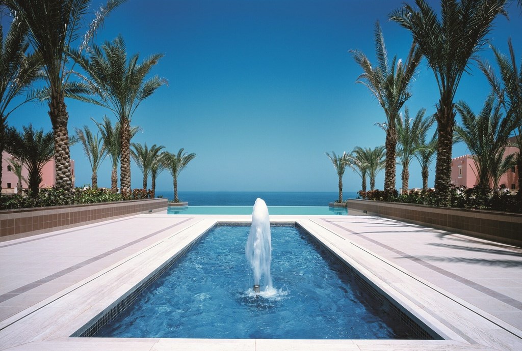 Shangri-La Al Husn Resort & Spa: Hotel exterior