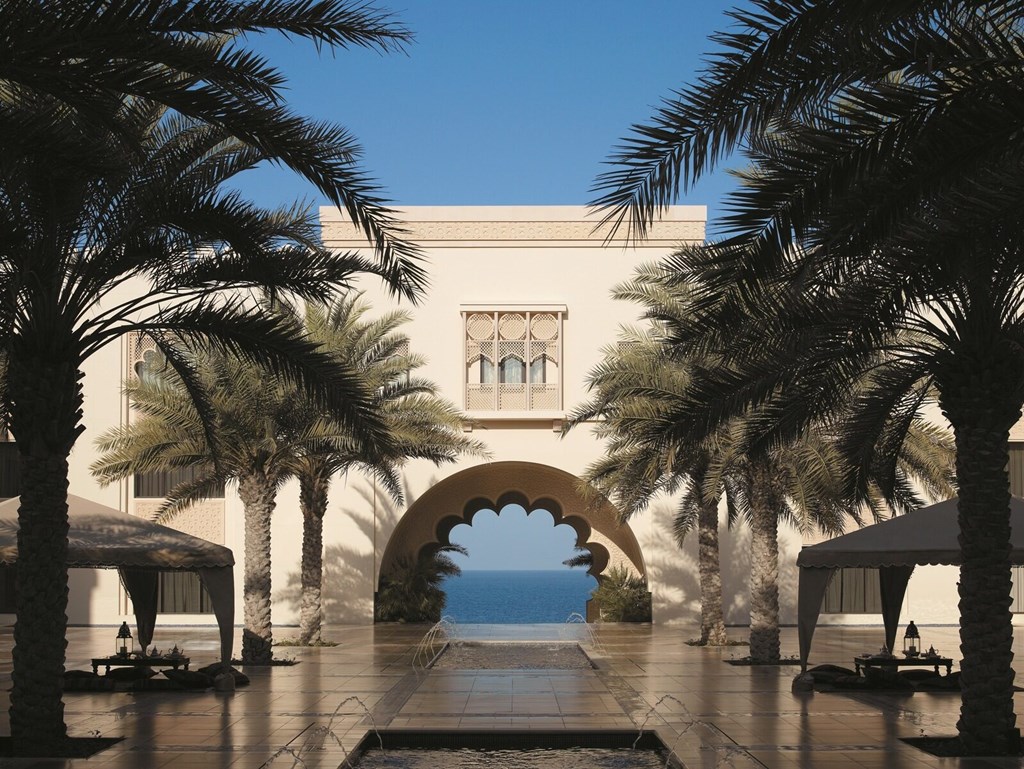 Shangri-La Al Husn Resort & Spa: Hotel exterior