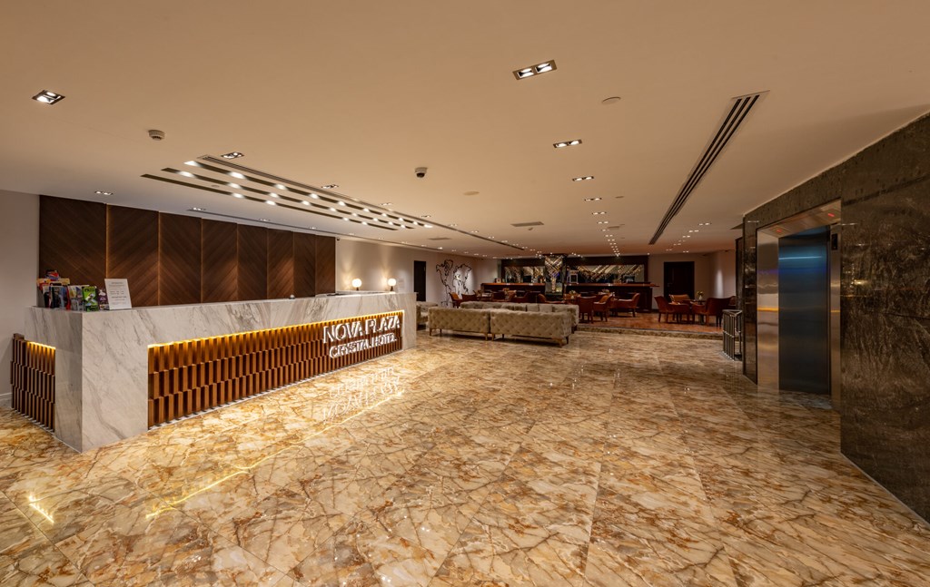 Nova Plaza Crystal Hotel: Lobby