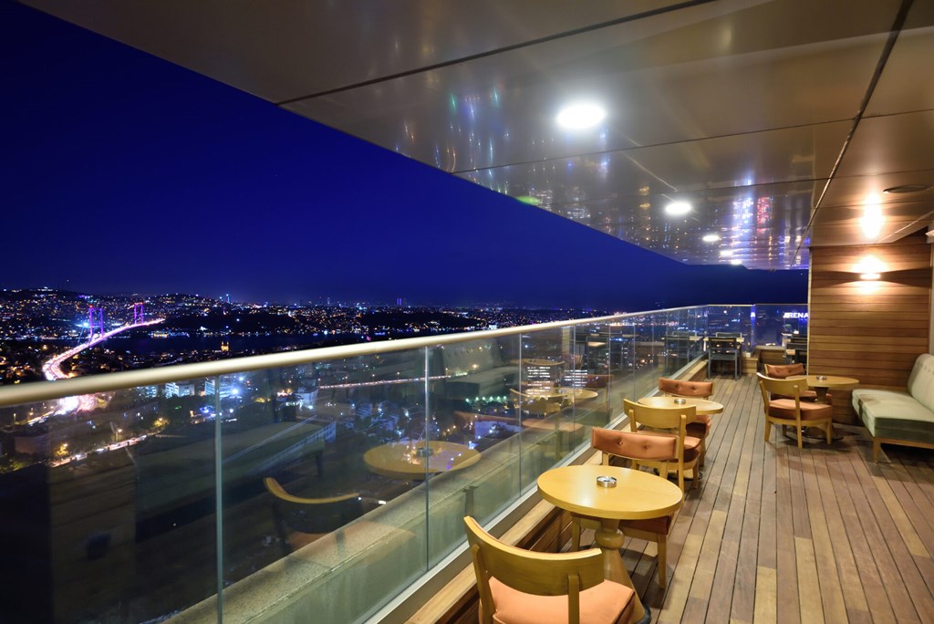 Mercure İstanbul The Plaza Bosphorus Hotel: Terrace