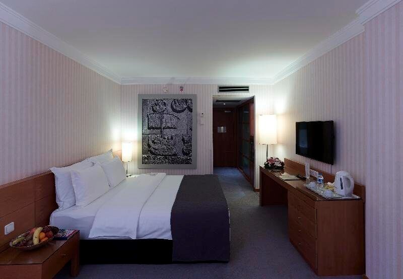 Mercure İstanbul The Plaza Bosphorus Hotel: Room