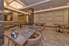 Golden Royal Hotel: Restaurant - photo 23