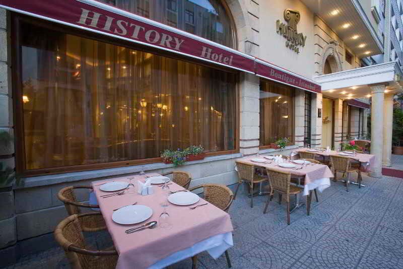 History Hotel: Terrace