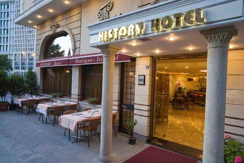 History Hotel: Terrace