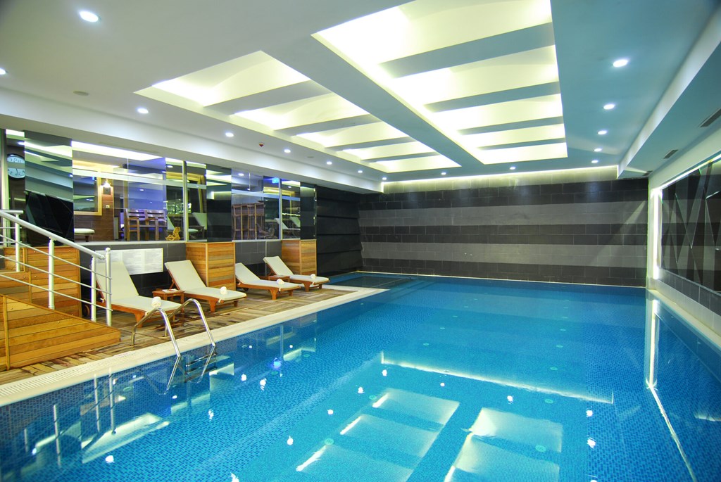 Avantgarde Levent: Pool