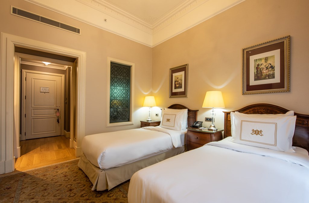 Pera Palace Hotel: Room TWIN DELUXE CITY VIEW