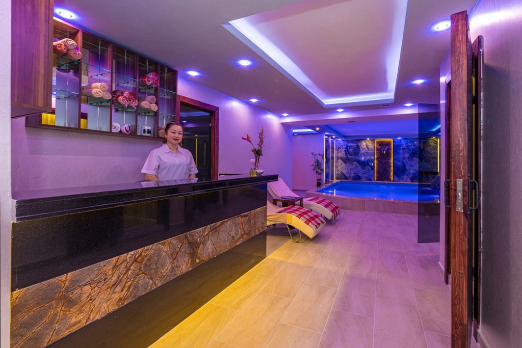 Bekdas Hotel Deluxe: Sports and Entertainment