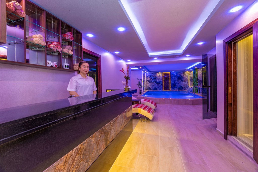 Bekdas Hotel Deluxe: Sports and Entertainment